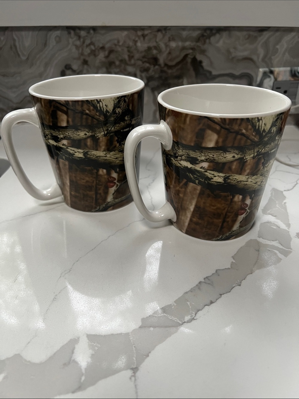 Set of 2 Mossy Oak 15.8oz  Green Stoneware Mugs  New Unused
